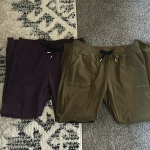 Zyia set of 2 joggers Medium